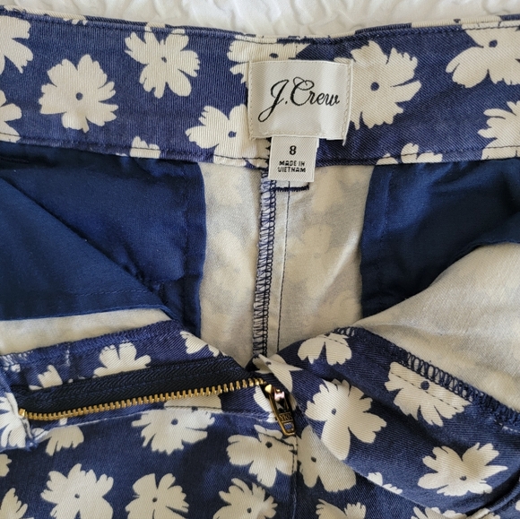 J Crew Factory Classic Chino Floral Short NWOT size 8 - Picture 3 of 4